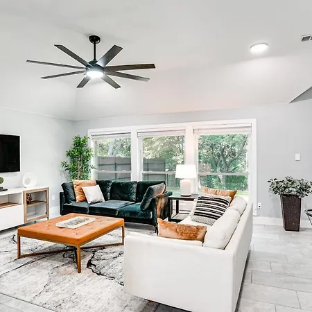 Haltom City Home With Patio About 11 Mi To Fort Worth!